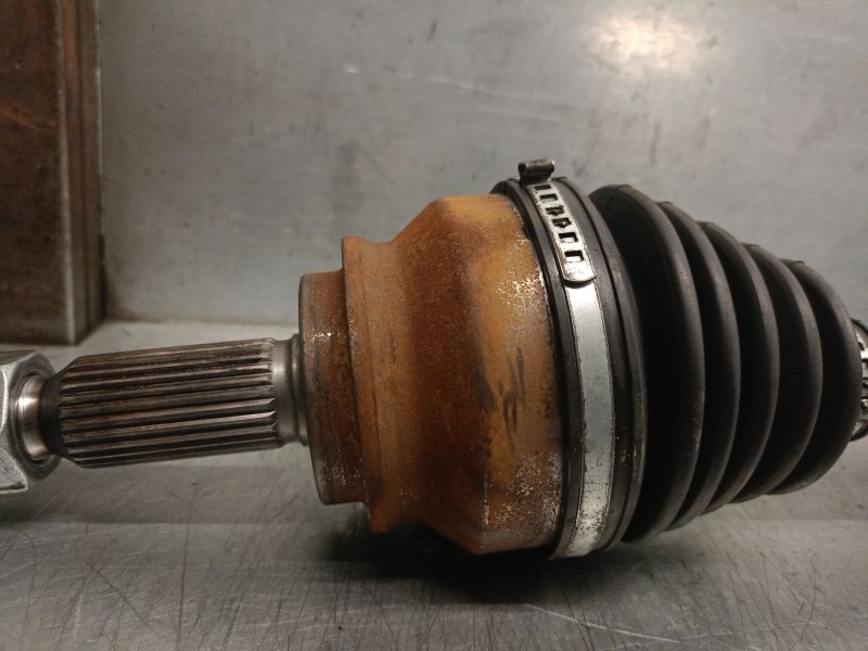 Recambio de transmision delantera derecha para dodge caliber 2.0 crd referencia OEM IAM P05105660AD 5105660AD 