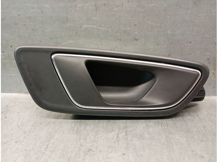 Replacement right front interior door handle for Seat Ateca (KH7, KHP) 1.6 TDI OEM IAM reference 5F1837114A 5F1837114A 