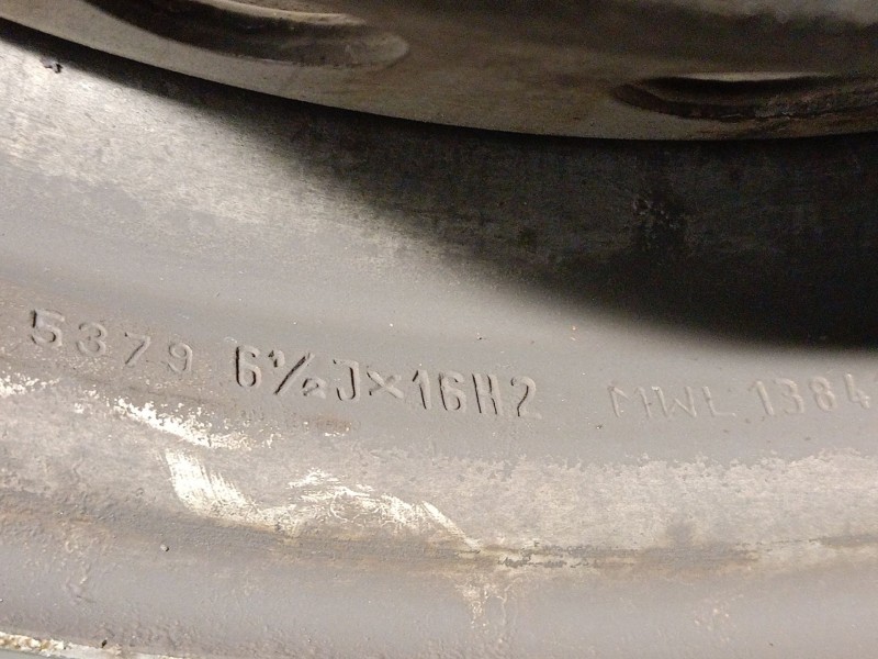 Recambio de llanta para iveco daily vi furgoneta 33s15, 35s15, 35c15 referencia OEM IAM 5801622004 R1661/2JX16H2ET68 
