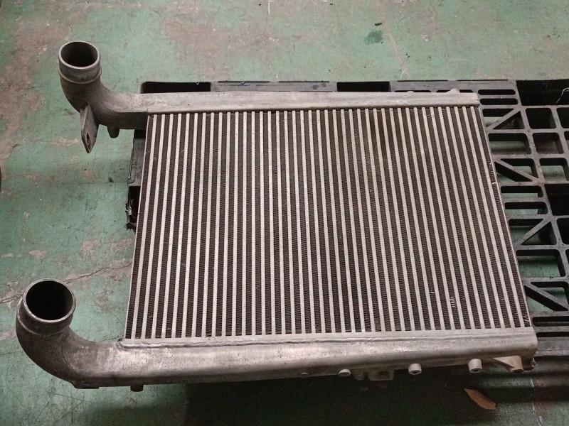 Recambio de intercooler para renault premium distribution referencia OEM IAM 7420833583  K2637 BEHR