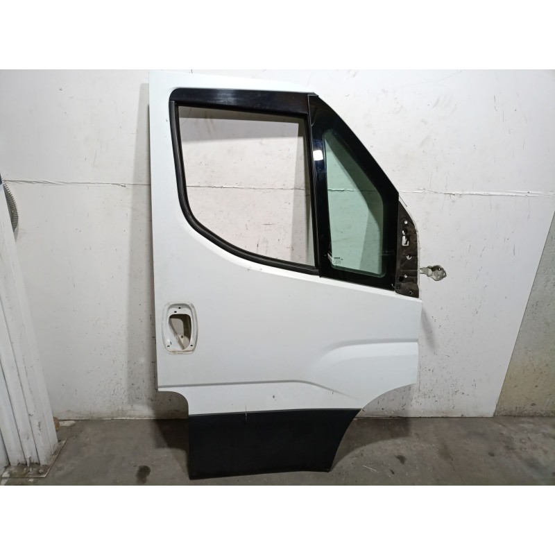 Recambio de puerta delantera derecha para iveco daily vi furgoneta 33s15, 35s15, 35c15 referencia OEM IAM  5801519999 