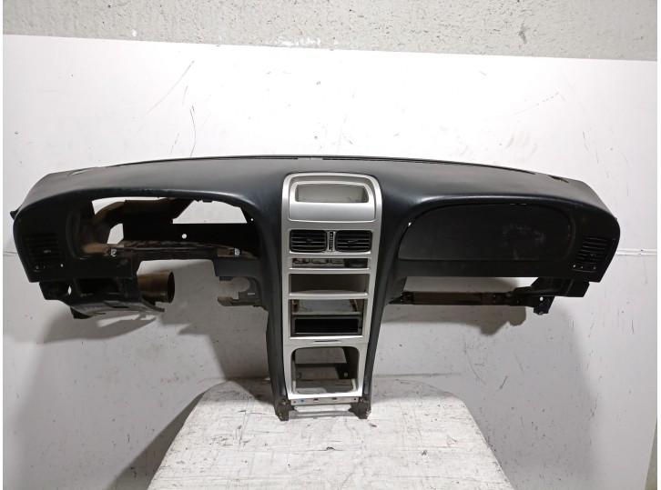 Recambio de salpicadero para ssangyong korando (kj) 2.9 td referencia OEM IAM  7650106307LAO 