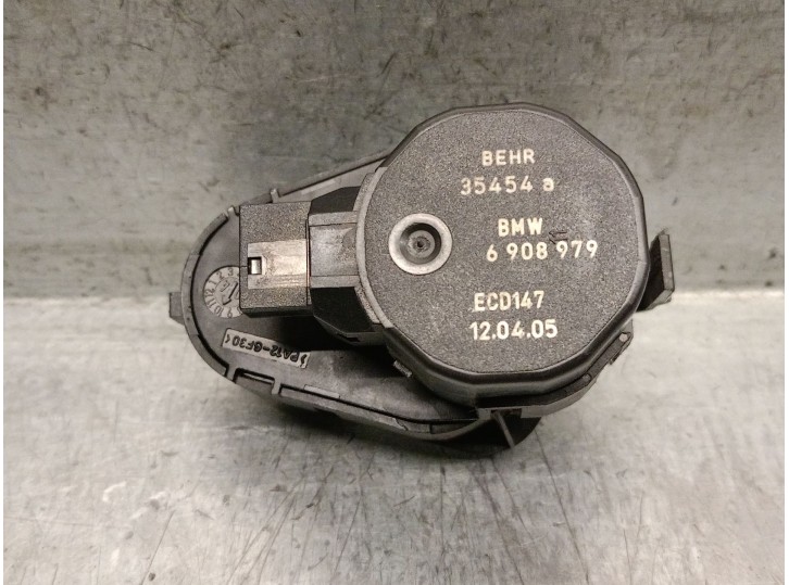 Recambio de motor apertura trampillas climatizador para bmw 7 (e65, e66, e67) 730 ld referencia OEM IAM 6908979 35454A BEHR