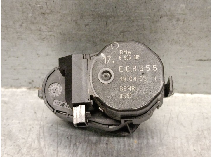 Recambio de motor apertura trampillas climatizador para bmw 7 (e65, e66, e67) 730 ld referencia OEM IAM 6935085 B3253 BEHR