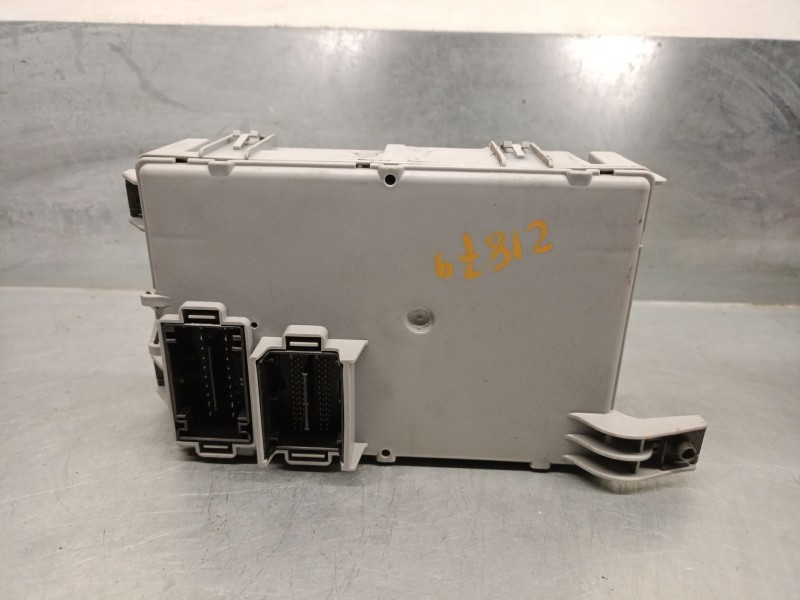 Recambio de caja reles / fusibles para fiat grande punto (199_) 1.3 d multijet referencia OEM IAM 00518699250  