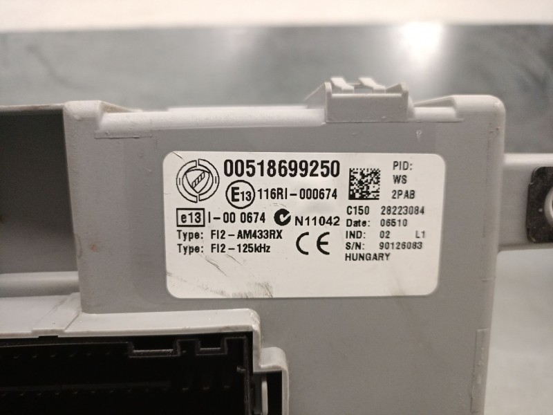 Recambio de caja reles / fusibles para fiat grande punto (199_) 1.3 d multijet referencia OEM IAM 00518699250  