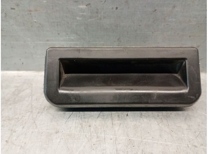 Replacement tailgate exterior handle for Seat Ateca (KH7, KHP) 1.6 TDI OEM IAM reference 6V0827566 6V0827566 