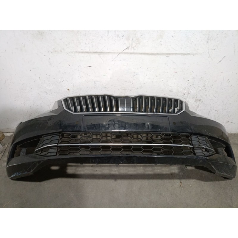 Recambio de paragolpes delantero para skoda superb iii (3v3) 2.0 tdi referencia OEM IAM   