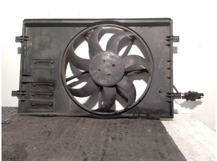 Recambio de electroventilador para skoda superb iii (3v3) 2.0 tdi referencia OEM IAM 5Q0121205AP 5Q0121207BD BROSE