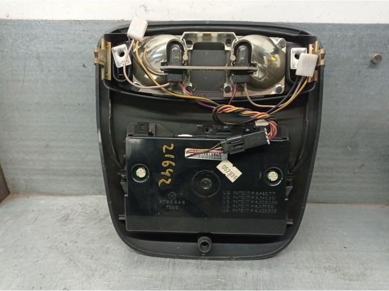 Recambio de luz interior para chrysler new yorker 3.5 i 24v referencia OEM IAM 4760848  