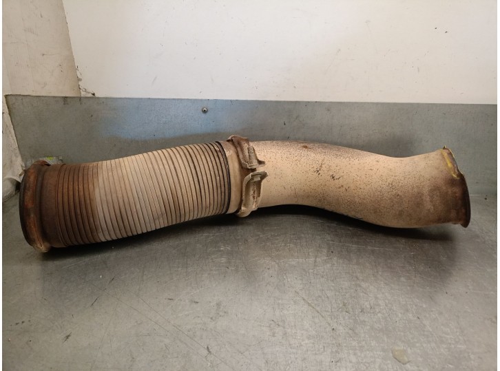 Recambio de tubo escape central para renault premium distribution referencia OEM IAM 7420881818 7420709027 