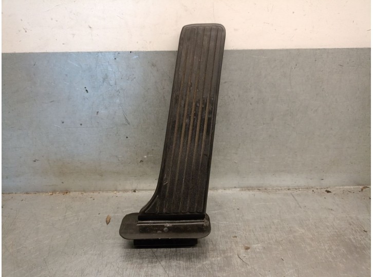 Replacement accelerator pedal for Lexus GS (_S19_) 450h (GRS191_, GWS191_) OEM IAM reference 7811130130 7811130130 