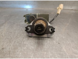 Recambio de bombin porton trasero para lexus gs (_s19_) 450h (grs191_, gws191_) referencia OEM IAM 6905530440 6905530440 