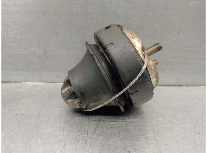 Replacement engine mount for Volvo S80 I (184) 2.4 OEM IAM reference 9485551 