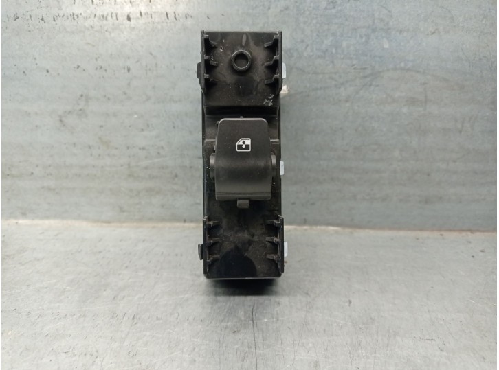 Replacement rear left window switch for Hyundai i30 (PDE, PD, PDEN) 2.0 N OEM IAM reference 93581G3010 