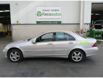 mercedes-benz clase c (w203) berlina del año 2004