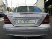 mercedes-benz clase c (w203) berlina del año 2004
