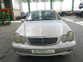 mercedes-benz clase c (w203) berlina del año 2004