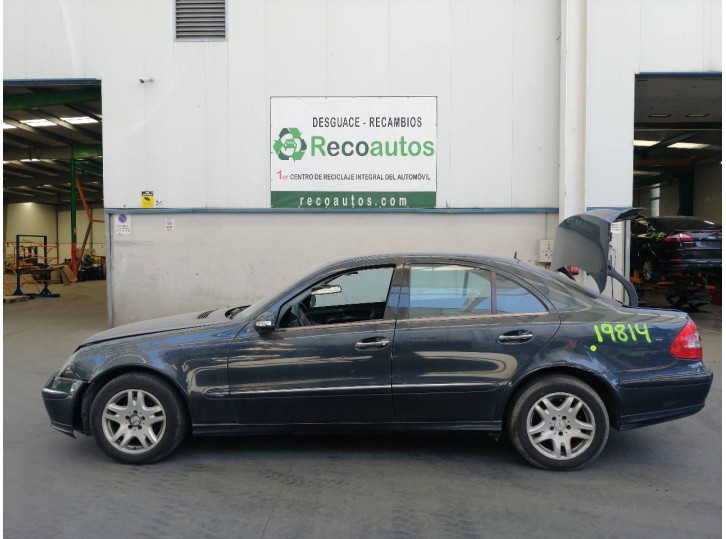 mercedes-benz clase e (w211) berlina del año 2005