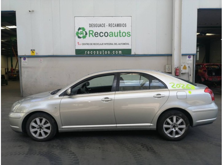 toyota avensis berlina (t25) del año 2004