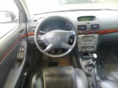toyota avensis berlina (t25) del año 2004
