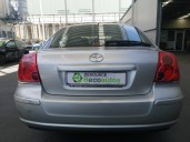 toyota avensis berlina (t25) del año 2004