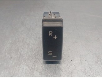 Recambio de interruptor para renault premium distribution referencia OEM IAM 7420851305  