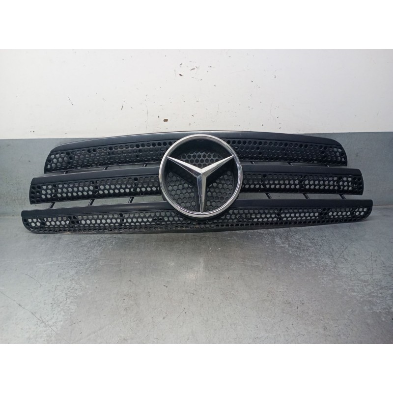 Recambio de rejilla delantera para mercedes-benz clase m (w163) ml 350 referencia OEM IAM A1638800185 A1638800185 