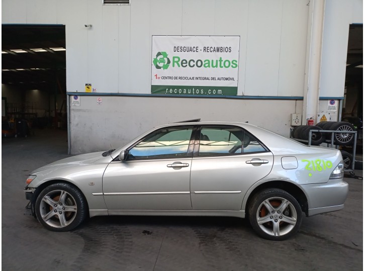 lexus is i (_e1_) del año 2003