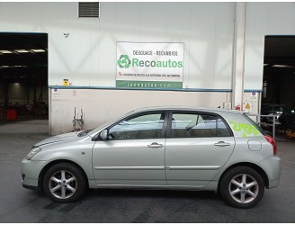 toyota corolla (_e12_) del año 2004