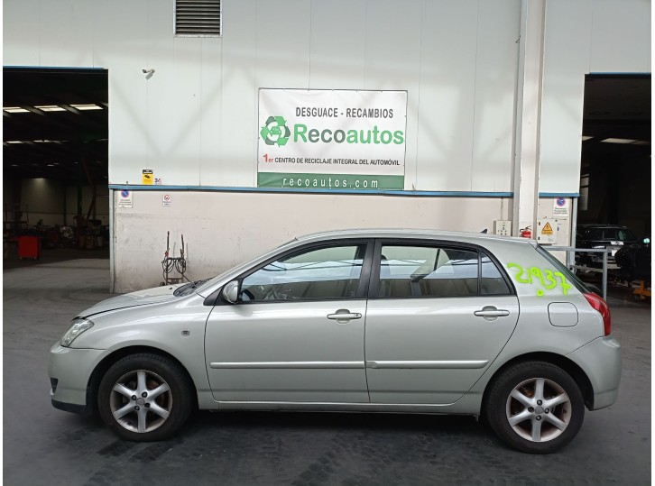 toyota corolla (_e12_) del año 2004