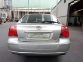 toyota avensis (_t25_) del año 2004