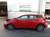 toyota auris (_e18_) del año 2014