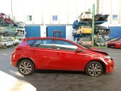 toyota auris (_e18_) del año 2014