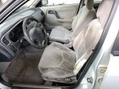 nissan primera hatchback (p11) del año 2000