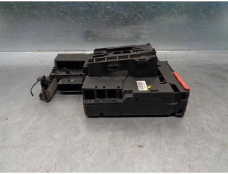 Recambio de caja reles / fusibles para mercedes-benz clase c (w204) berlina 2.2 cdi cat referencia OEM IAM A2075400640 