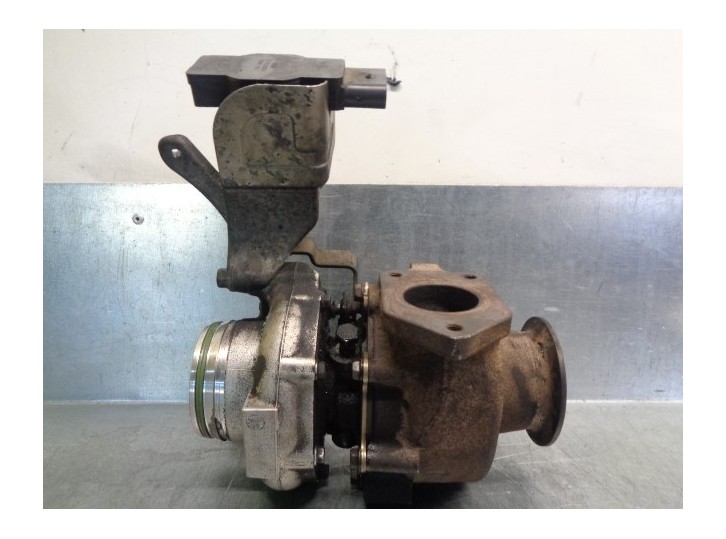 Replacement turbocharger for BMW 3 Series sedan (E90) 2.0 turbodiesel cat OEM IAM reference TF035HL6B13TVG 