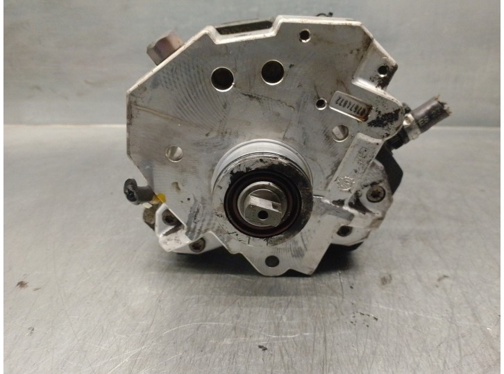 Recambio de bomba inyeccion para volvo s60 berlina d5 referencia OEM IAM 8689590 0445010043 BOSCH