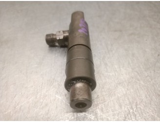 Recambio de inyector para jeep cherokee (xj) 2.1 turbodiesel referencia OEM IAM KBE48S7  BOSCH