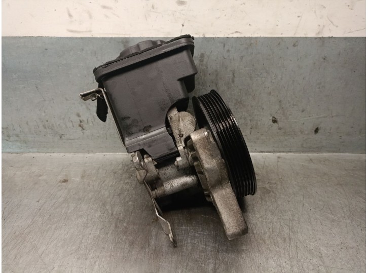 Replacement power steering pump for BMW 7 (E65, E66, E67) 730 LD OEM IAM reference 675921203Z 32416779857 LH2110936 LUK