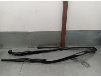 Recambio de brazo limpia delantero derecho para hyundai i30 (pde, pd, pden) 2.0 n referencia OEM IAM 98311G3000  98321G3000