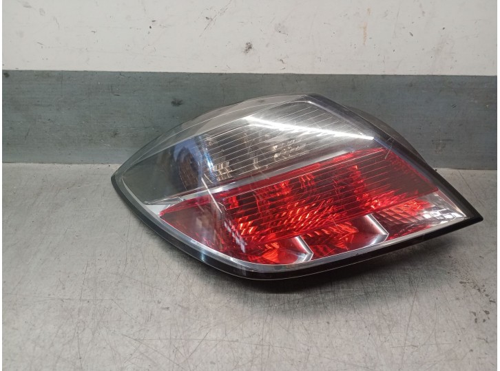 Recambio de piloto trasero izquierdo para opel astra h gtc (a04) 1.9 cdti 16v (l08) referencia OEM IAM 24451832 00874801 HELLA