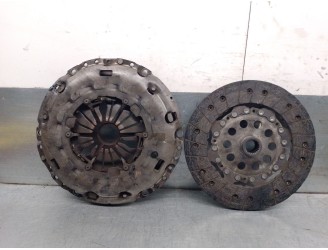 Replacement clutch kit for Volvo S60 I (384) D5 OEM IAM reference 30735828 30783258 LUK
