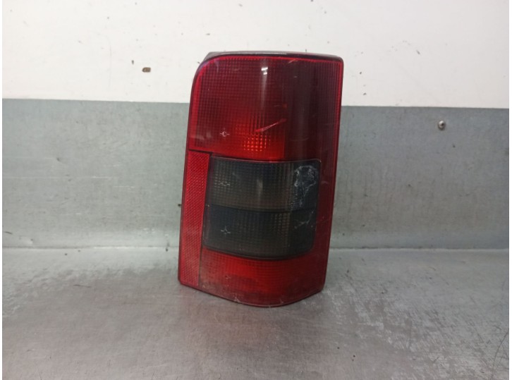 Replacement of right rear tail light for Peugeot Partner Minivan (5_, G_) 2.0 HDi OEM IAM reference 6351EE 6351EE 