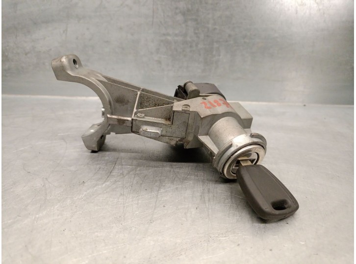 Replacement ignition switch for Iveco Daily VI van 33S15, 35S15, 35C15 OEM IAM reference 5801364057 5801364057 