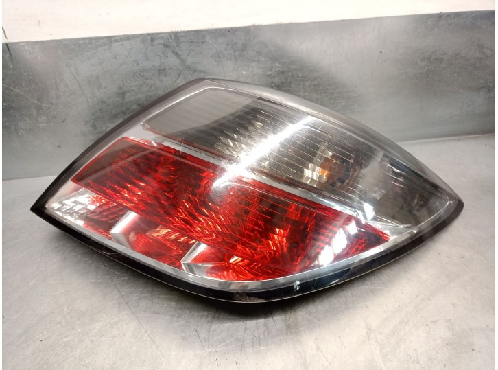 Recambio de piloto trasero derecho para opel astra h gtc (a04) 1.9 cdti (l08) referencia OEM IAM 24451834 1222118 