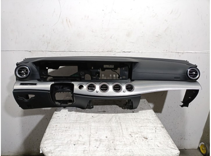 Recambio de salpicadero para mercedes-benz clase e (w213) e 350 d (213.033) referencia OEM IAM  A21368098049K00 