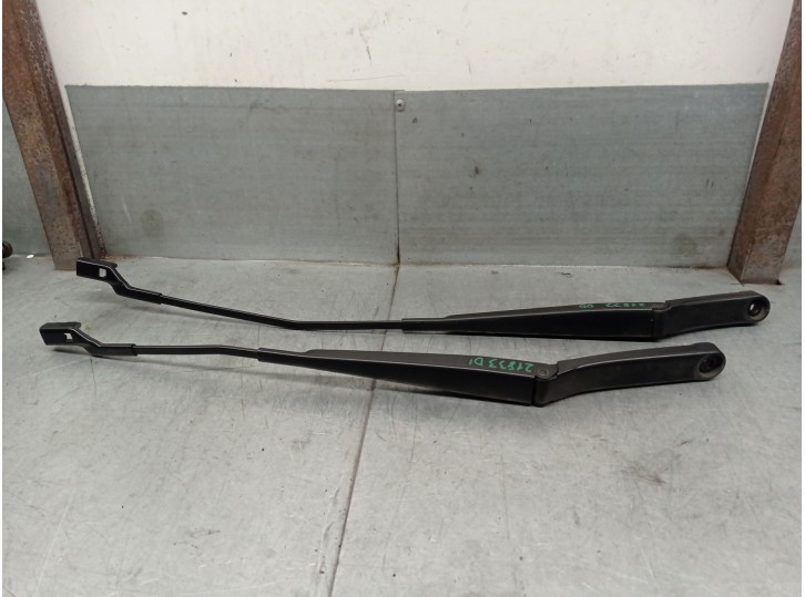 Recambio de brazo limpia delantero derecho para skoda superb iii (3v3) 2.0 tdi referencia OEM IAM 3V1955409  3V1955410