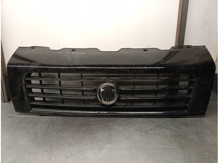 Replacement front grille for Fiat Ducato closed box 33 (06.2006 =>) 2.3 JTD CAT OEM IAM reference 1308067070 1308067070