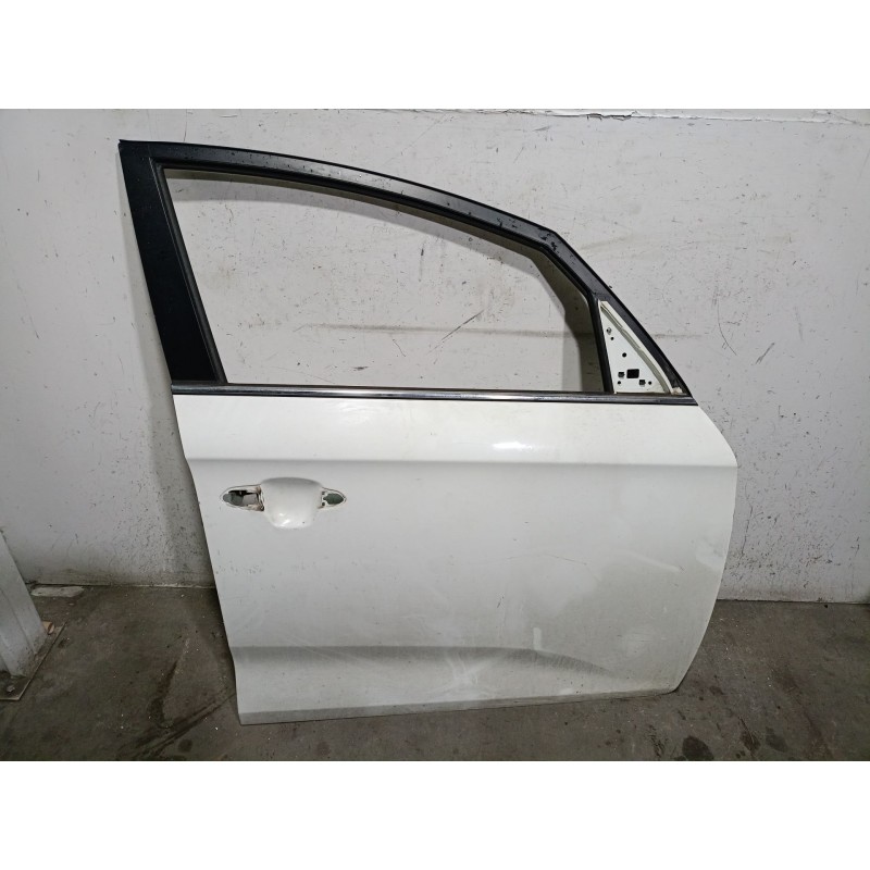 Recambio de puerta delantera derecha para kia carens iv 1.7 crdi referencia OEM IAM  76004A4000 